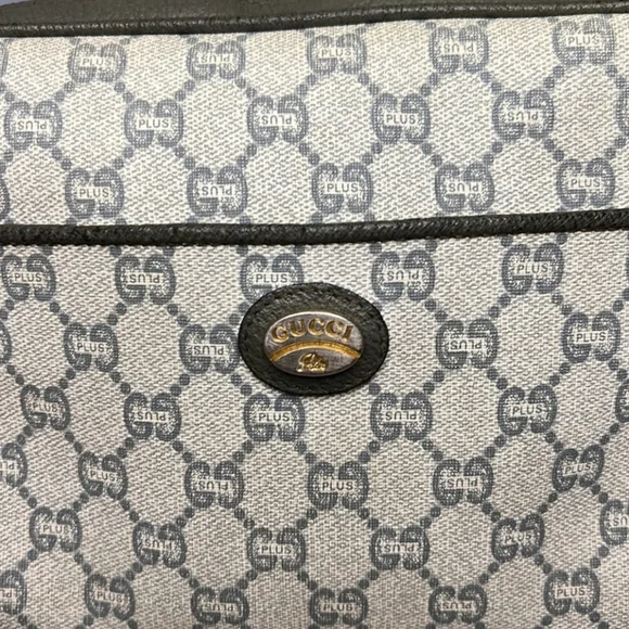 Gucci Plus Authentic Clutch/Wristlet EUC - Picture 5 of 13